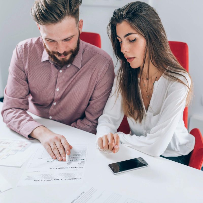 couple-signing-mortgage-contract-1.jpg couple-signing-mortgage-contract-1.jpg